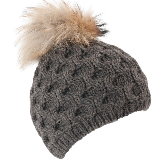 Strickmütze mit Echtfellbommel und Wabenmuster