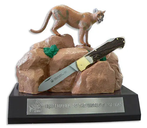 PUMA Statue, Figur