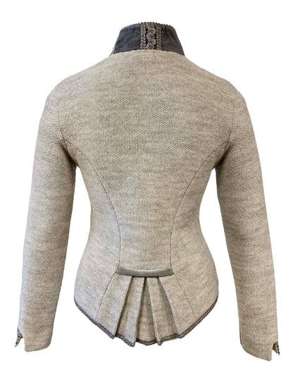 Litzlfelder Strickjacke mit edlem Kragen in silber