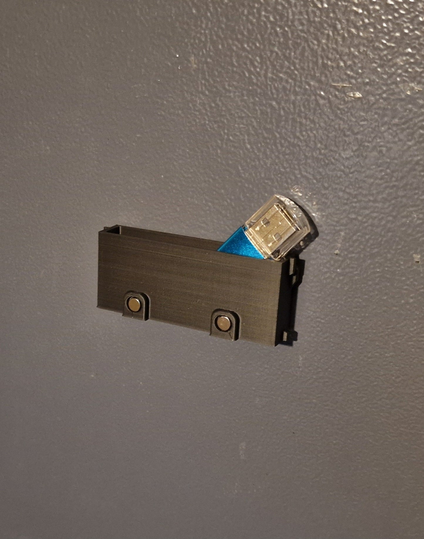 Magnetischer Doppelschlüsselhalter + Geheimfach