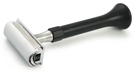 PUMA Rasierhobel 4Shave mit schwarzem FLEX-Griff aus Silikon