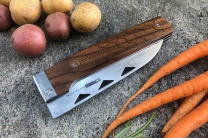 nCamp Elite Santoku-Style Food Prep Knife (Damastklinge/Walnussholzgriff) mit Lederetui