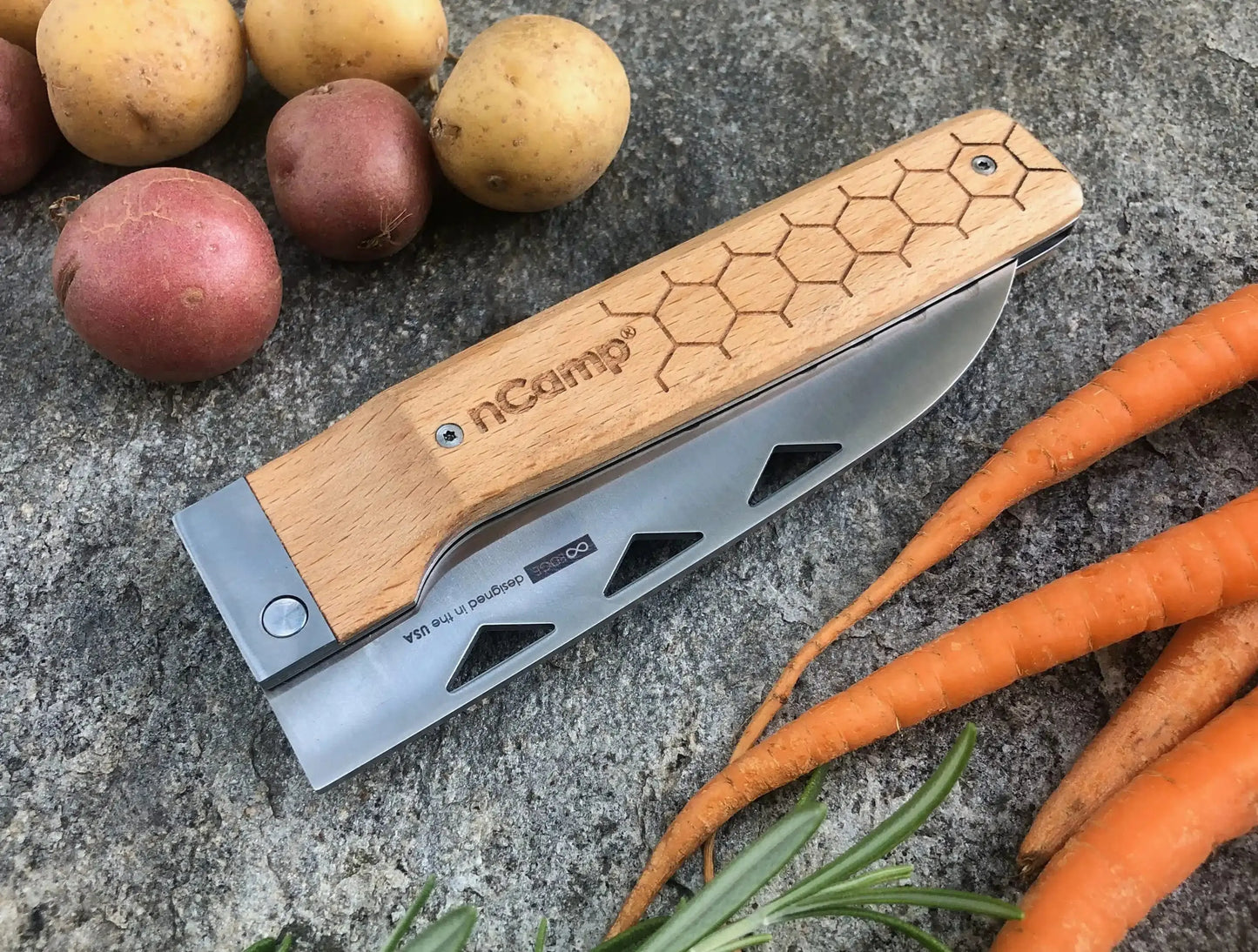nCamp Premium Santoku-Messer für die Zubereitung von Speisen (9cr18Mov Klinge/Buchengriff) mit Nylon