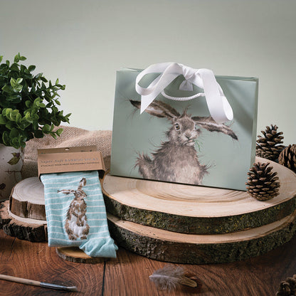 Wrendale Socken "Hare and the Bee" mit Hase