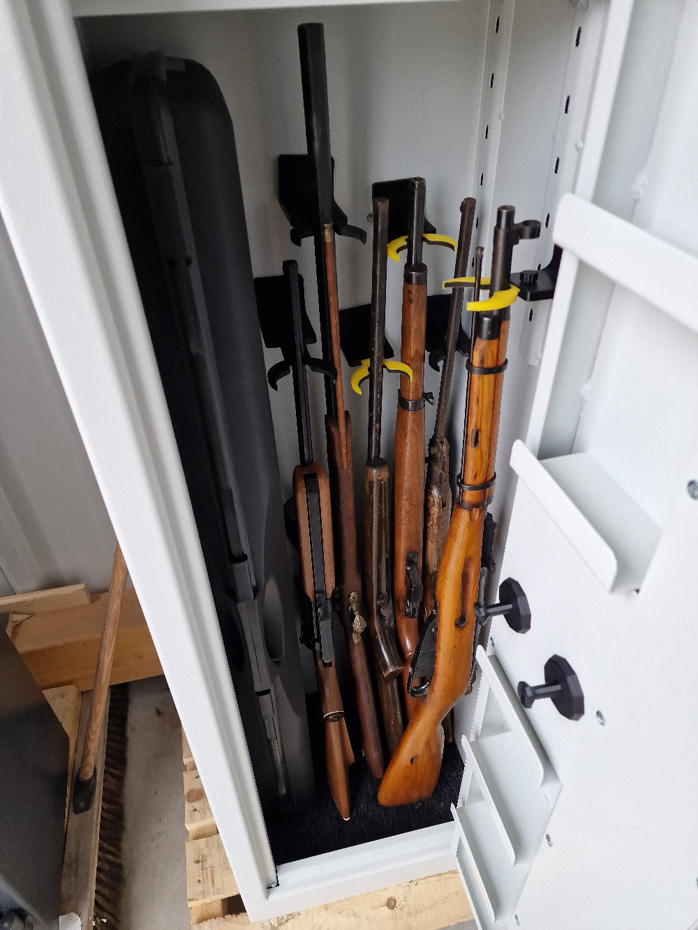 Waffenschrank HUNTER Keiler (1500x390x330) max. 7 LW